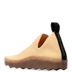Outlet Buty damskie Asportuguesas CARE żółty P018019032 Damskie Półbuty