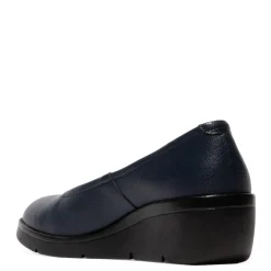 Discount Czółenka damskie Fly London NUMA 570 skórzane niebieski P601570008 Damskie Czółenka